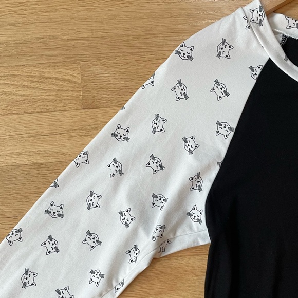Nimi K Black and White Cat Shirt Size Medium in Excellent Condition - Picture 6 of 6